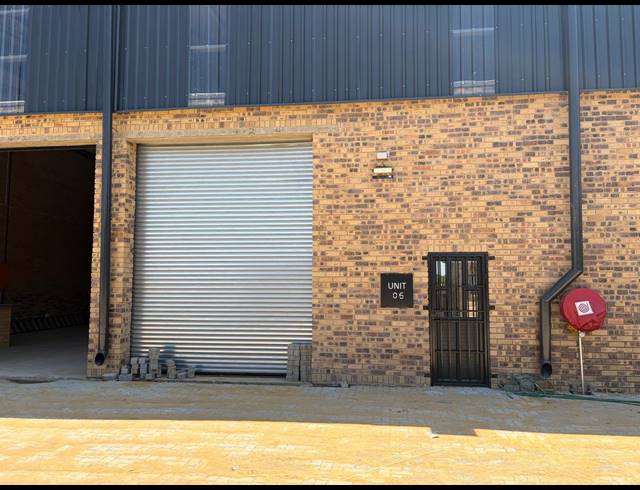 184M² WAREHOUSE TO LET IN ALBERTON NORTH
